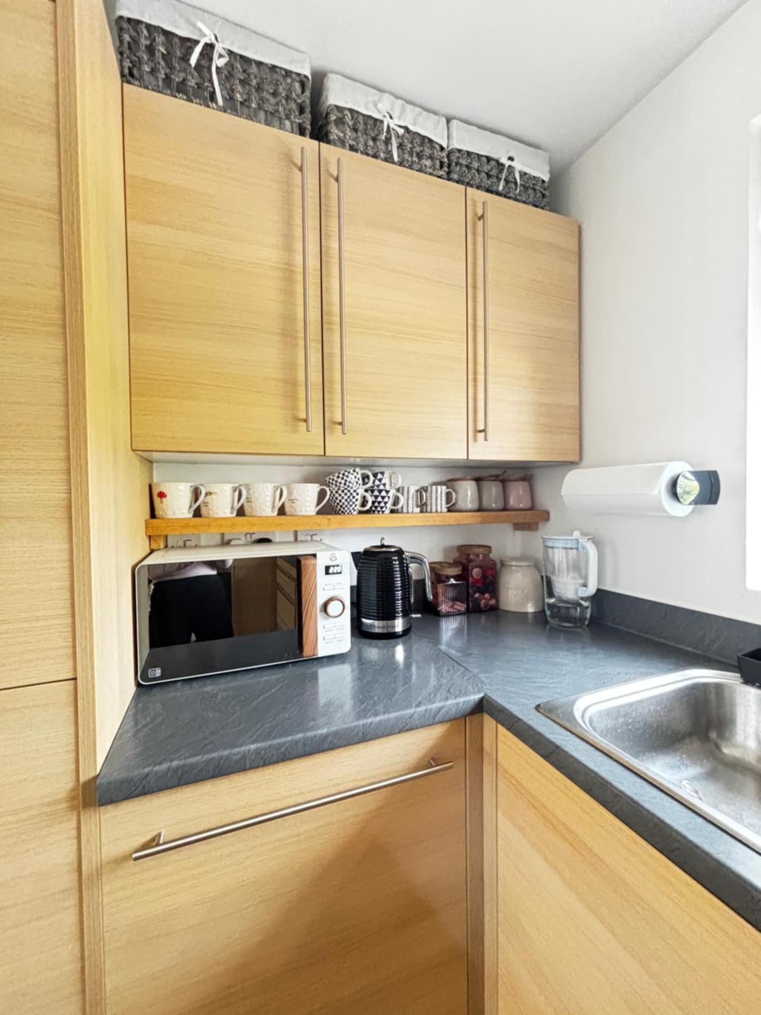 Delux Room With Private Parking, Sleeps 2, Perfect For Cotswold Getaway, Easy A419 Access Blunsdon ภายนอก รูปภาพ